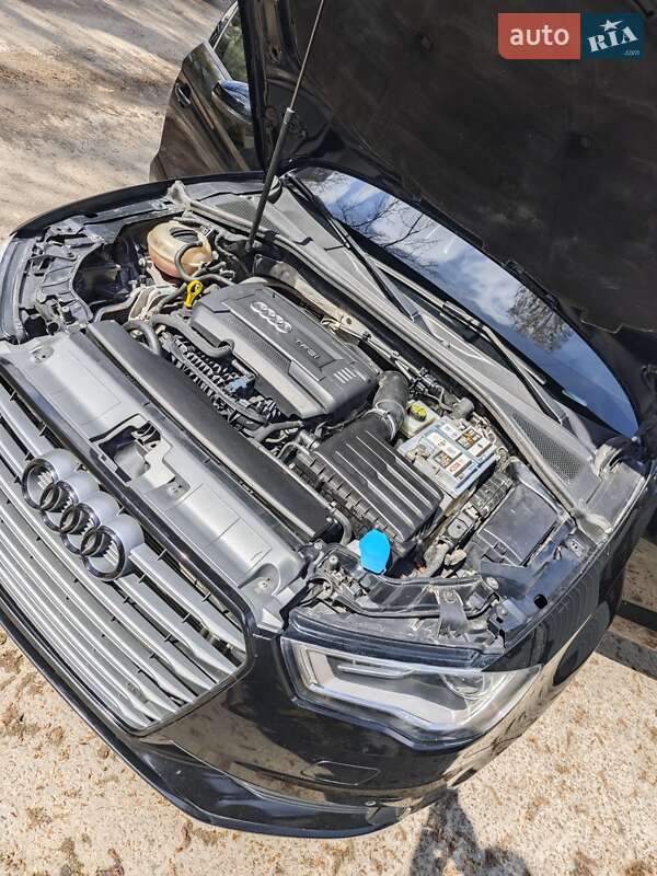 Седан Audi A3 2015 в Киеве