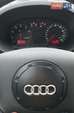Хэтчбек Audi A3 2000 в Киеве