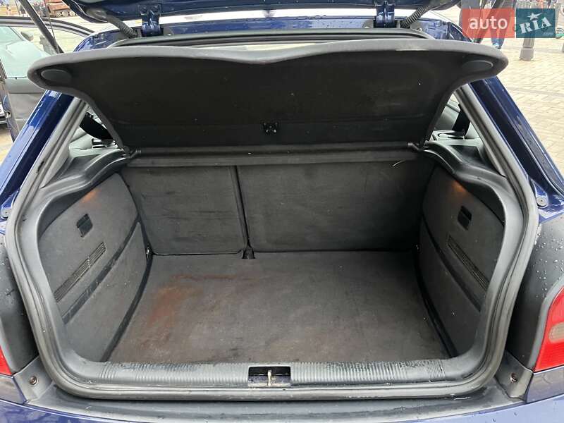 Хэтчбек Audi A3 2000 в Киеве
