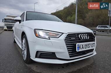 Хетчбек Audi A3 2016 в 