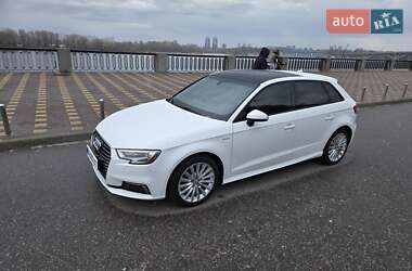 Хетчбек Audi A3 2016 в 