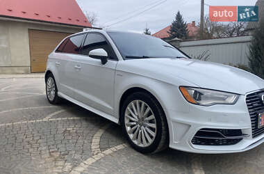 Хэтчбек Audi A3 2016 в 