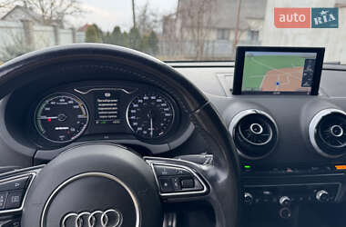 Хэтчбек Audi A3 2016 в 