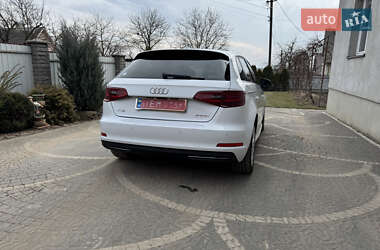 Хэтчбек Audi A3 2016 в 