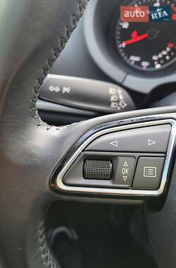 Хэтчбек Audi A3 2016 в 