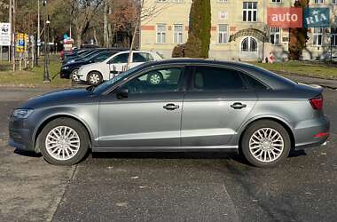 Седан Audi A3 2016 в Ужгороді