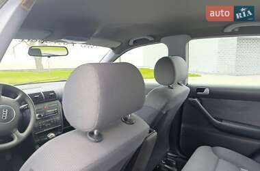 Хетчбек Audi A3 2003 в 