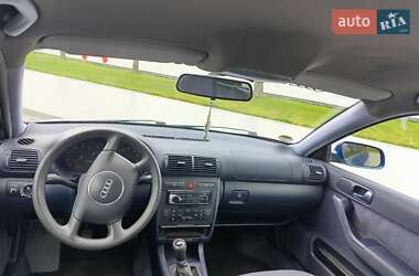 Хетчбек Audi A3 2003 в 