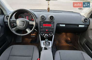 Хэтчбек Audi A3 2006 в 
