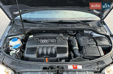 Хэтчбек Audi A3 2006 в 