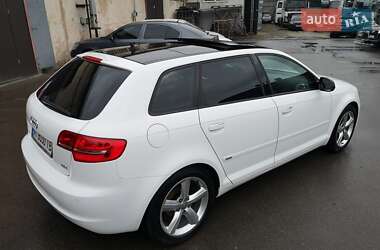 Хэтчбек Audi A3 2010 в 