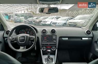 Хэтчбек Audi A3 2010 в 