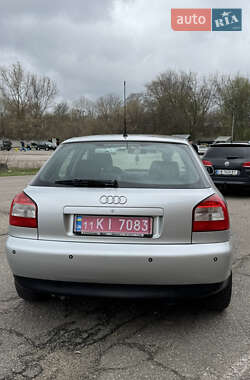 Хэтчбек Audi A3 2002 в 