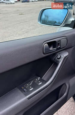 Хэтчбек Audi A3 2002 в 