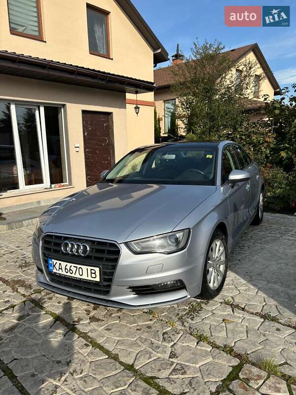 Седан Audi A3 2015 в Киеве