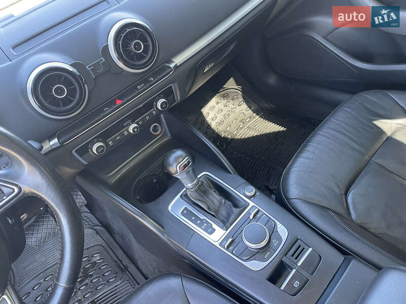 Седан Audi A3 2016 в Стрые