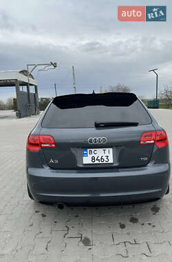 Хэтчбек Audi A3 2012 в 