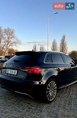 Хэтчбек Audi A3 2017 в 