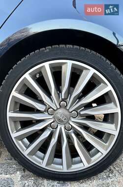 Хэтчбек Audi A3 2017 в 