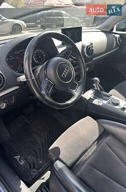 Хэтчбек Audi A3 2016 в 
