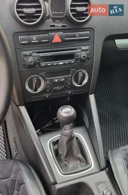 Хэтчбек Audi A3 2004 в 