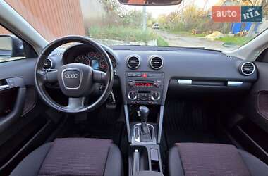 Хэтчбек Audi A3 2006 в 