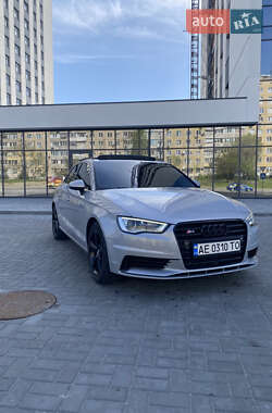 Седан Audi A3 2014 в Дніпрі