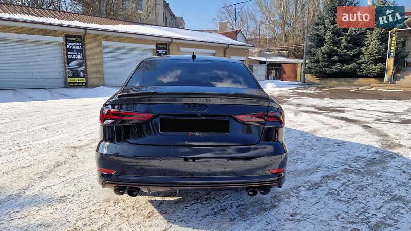 Седан Audi A3 2016 в Днепре