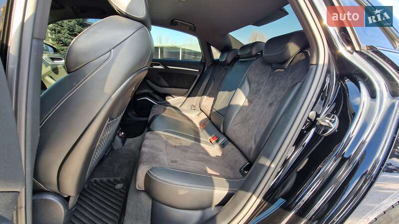 Седан Audi A3 2016 в Днепре