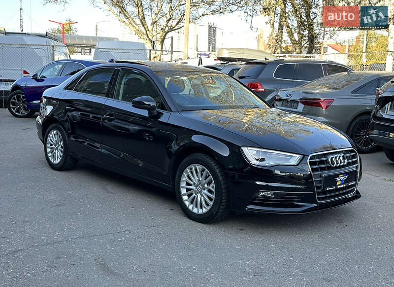 Седан Audi A3 2016 в Одессе