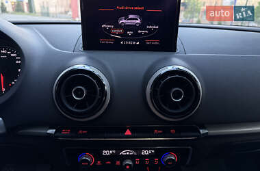 Хэтчбек Audi A3 2013 в 
