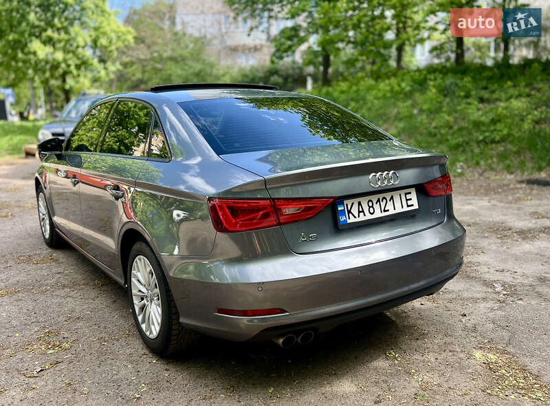 Седан Audi A3 2016 в Киеве
