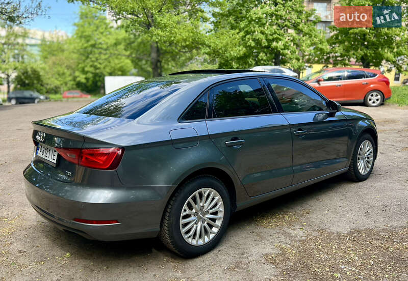 Седан Audi A3 2016 в Киеве