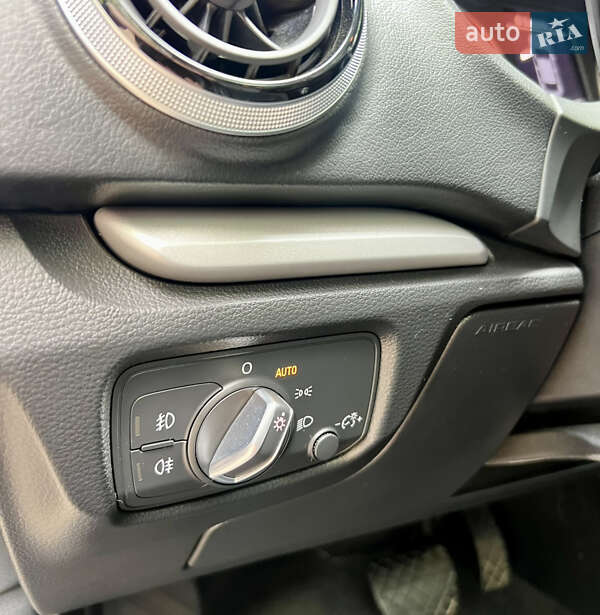 Седан Audi A3 2016 в Киеве