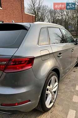 Хэтчбек Audi A3 2014 в 