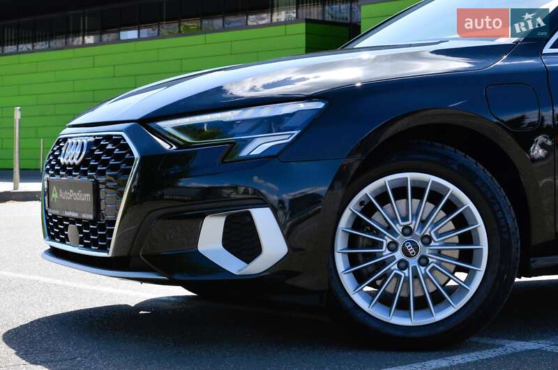 Хэтчбек Audi A3 2021 в Киеве фото 12 Хэтчбек Audi A3 2021 в Киеве