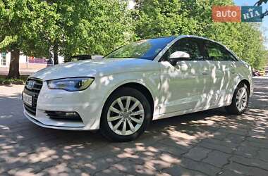 Седан Audi A3 2015 в Запорожье