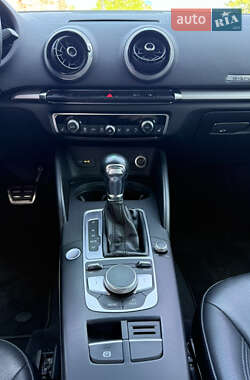 Хетчбек Audi A3 2017 в 