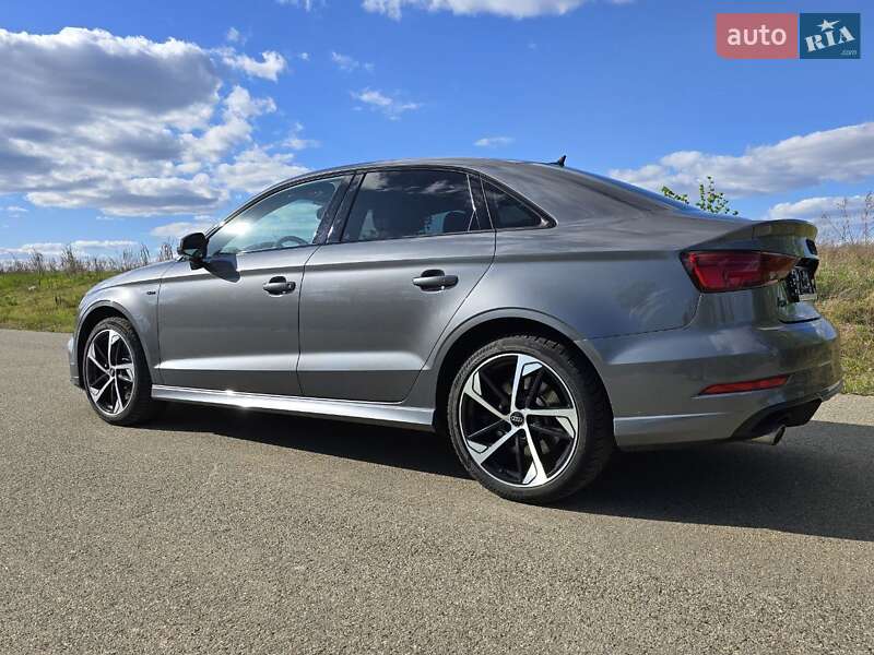 Седан Audi A3 2020 в Киеве