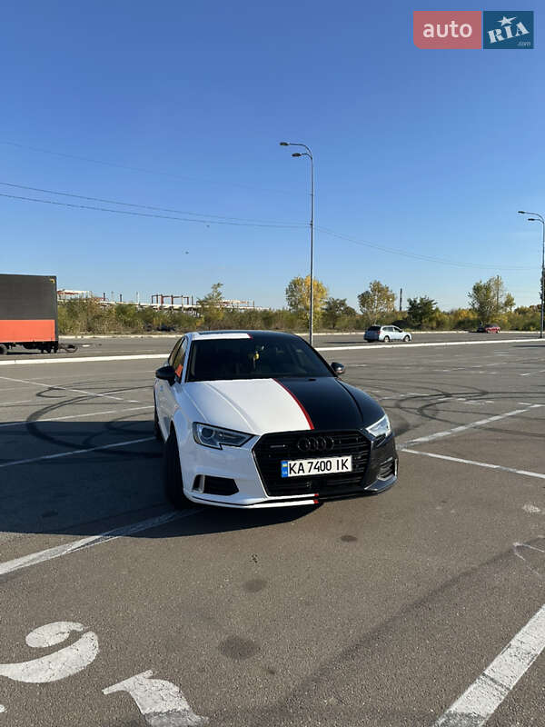 Седан Audi A3 2017 в Киеве