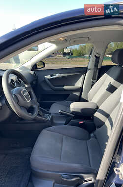 Хэтчбек Audi A3 2006 в 
