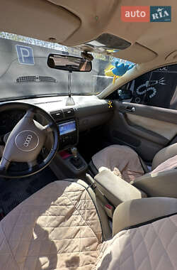 Хетчбек Audi A3 2001 в 