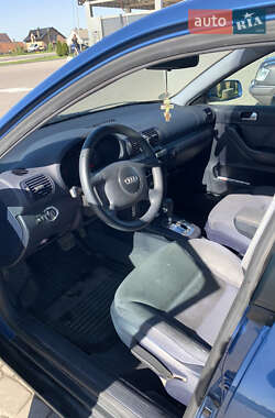 Хэтчбек Audi A3 2001 в 