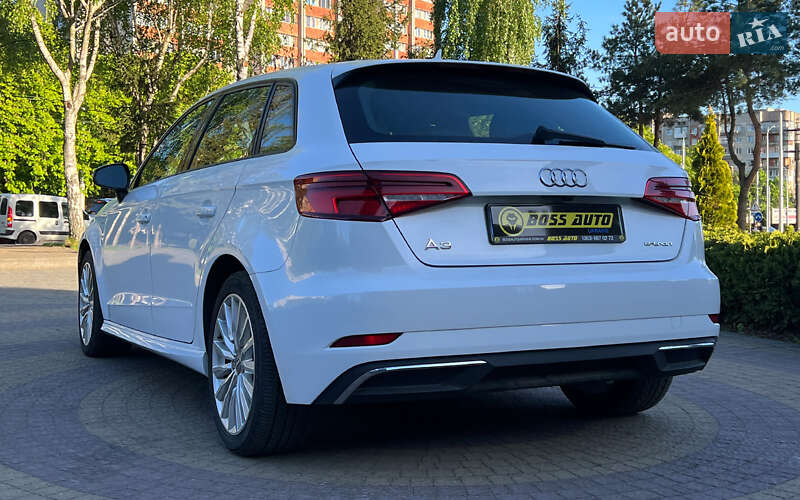 Хэтчбек Audi A3 2016 в Львове