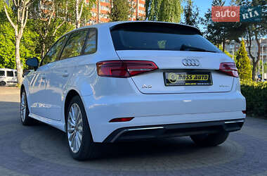 Хэтчбек Audi A3 2016 в 