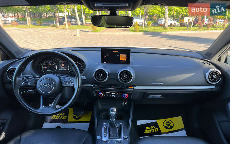 Хэтчбек Audi A3 2016 в Львове
