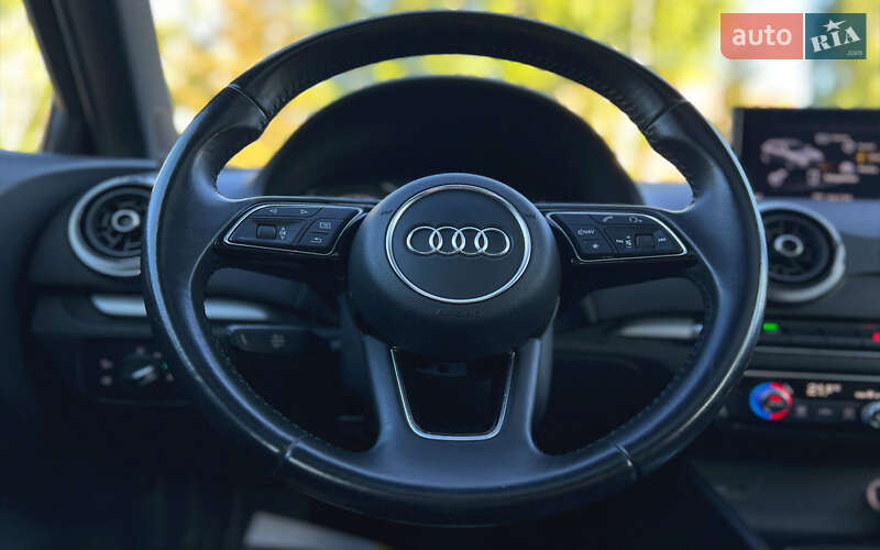 Хэтчбек Audi A3 2016 в Львове