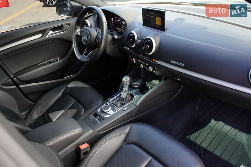 Седан Audi A3 2017 в Житомире