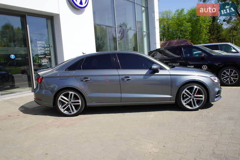Седан Audi A3 2017 в Житомире