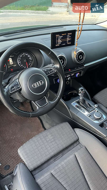 Хетчбек Audi A3 2015 в Бобрику